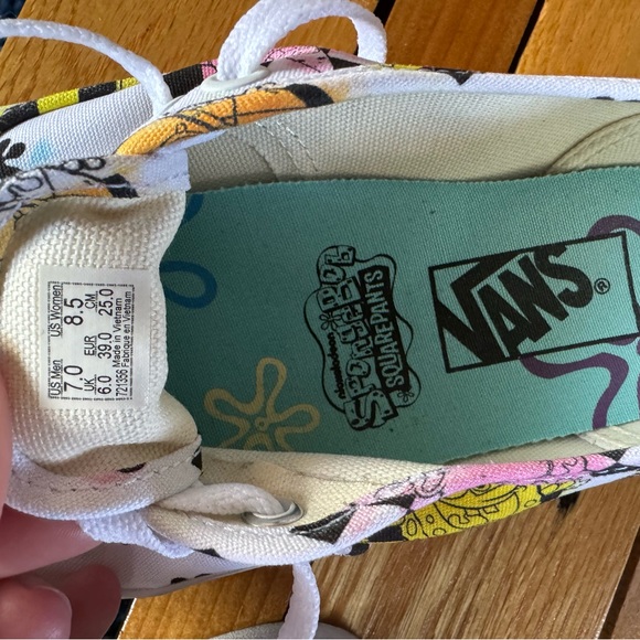 Like new Vans X Spongebob size 8.5 - Picture 4 of 4